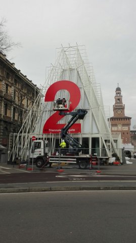 Montaggio insegne Castello Sforzesco - Milano